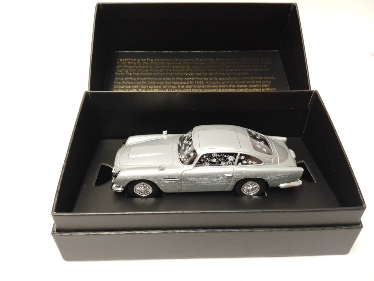Revell Cadeauset 1:24 - James Bond Aston Martin DB5, zilver Revell Cadeauset 1:24 - James Bond Aston Martin DB5, zilver