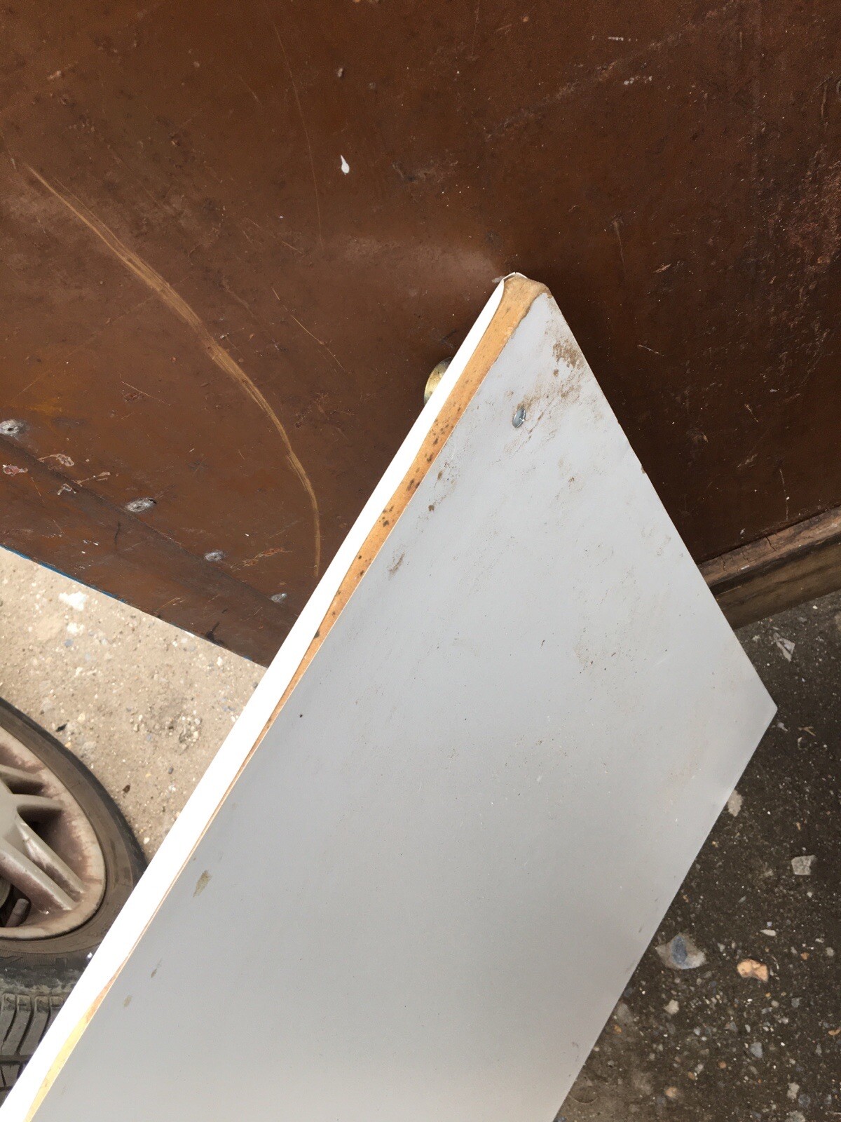 B & Q. kitchen cupboard doors and handles (knobs) 8 pieces. WHITE 500 /