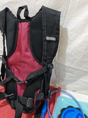 Euro hike aqua 8 Individual Hydration System 1.5L in excellent condition - Picture 4 of 22