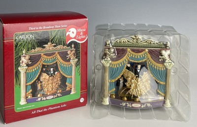 PHANTOM OF THE OPERA Ornament MUSIC + LIGHTS UP Carlton Cards Heirloom  2001