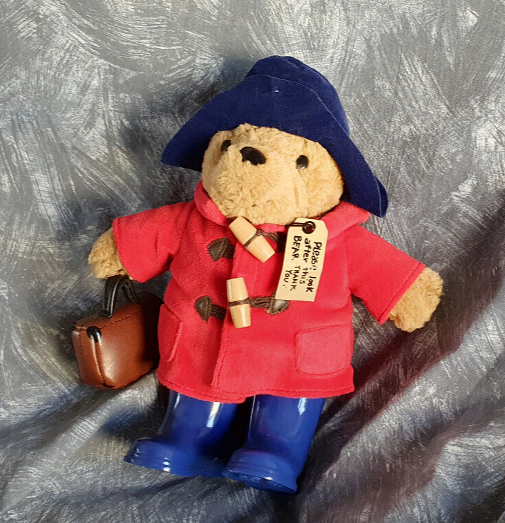 Paddington Bear In Union Jack-Tasche – 19 Cm Plüschbär, Mit Hut & Dufflecoat, Geschenk Für Sammler & Fans