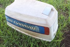 0279843 Evinrude Johnson Outboard 40 HP electric start  Motor  Cowl 1976