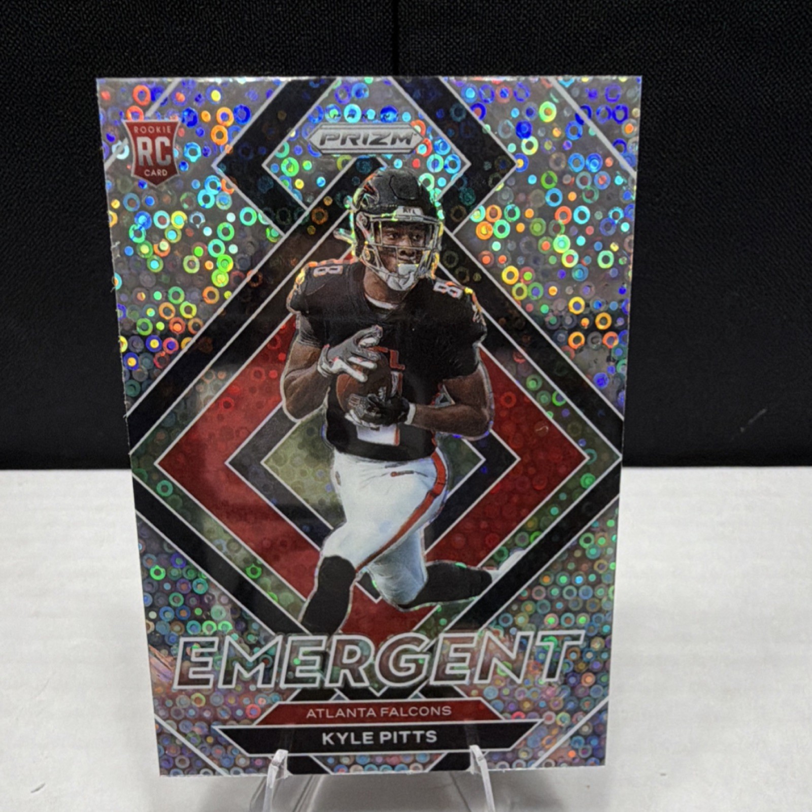 2021 Panini Prizm - Emergent Kyle Pitts #E-11 No Huddle Prizm (ROOKIE REFRACTOR