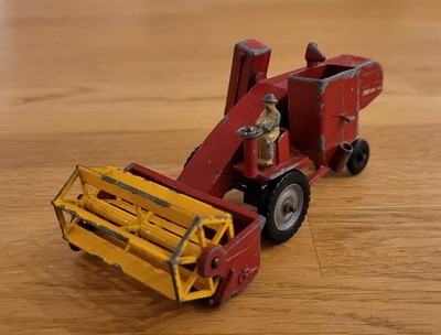 1959 Matchbox Major Pack M5 Massey Ferguson Mähdrescher mit silbernen Naben