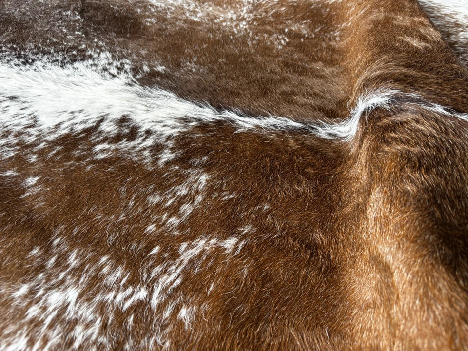 Cowhide Rug Salt & Pepper High Quality Hair on Hide Size: Large(L)BR117 - Image 4 of 4