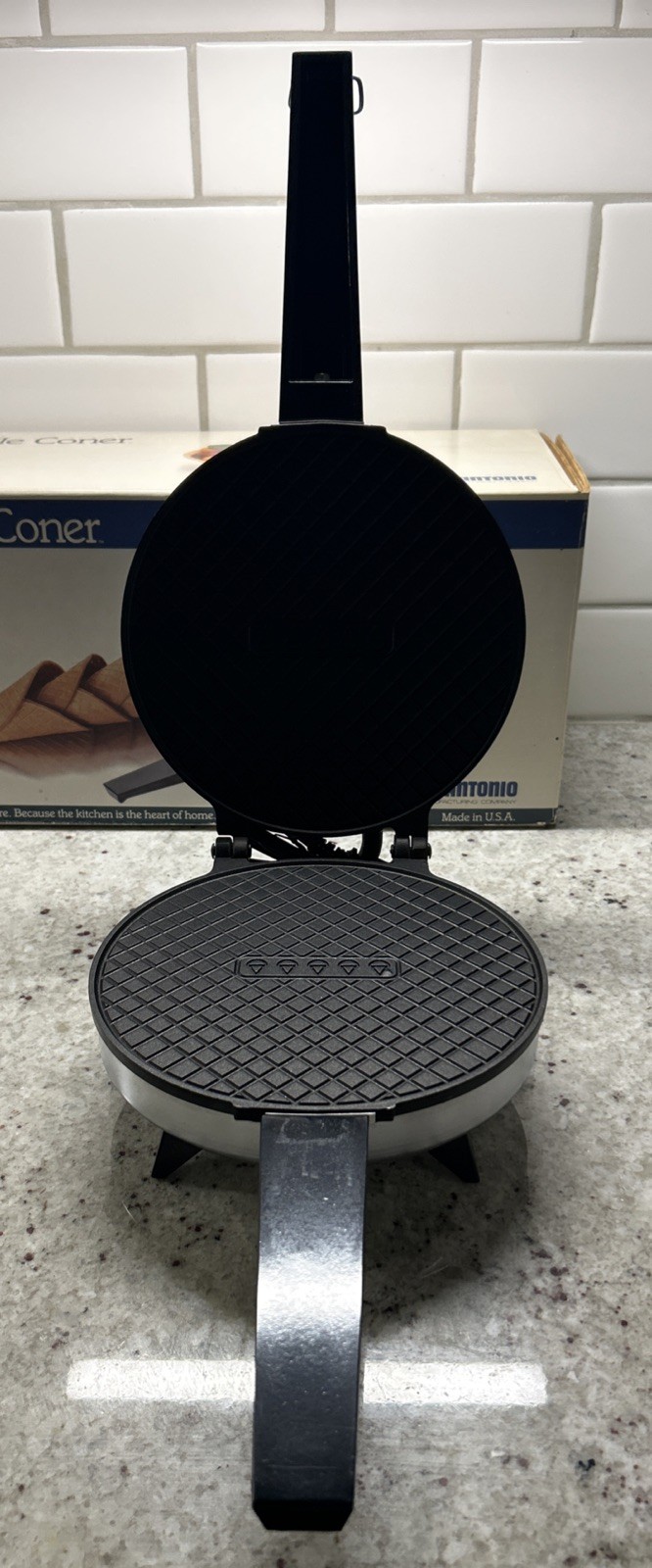 New Open Box Vintage Vitantonio Waffle Coner No. 700 NS, Made In USA **READ
