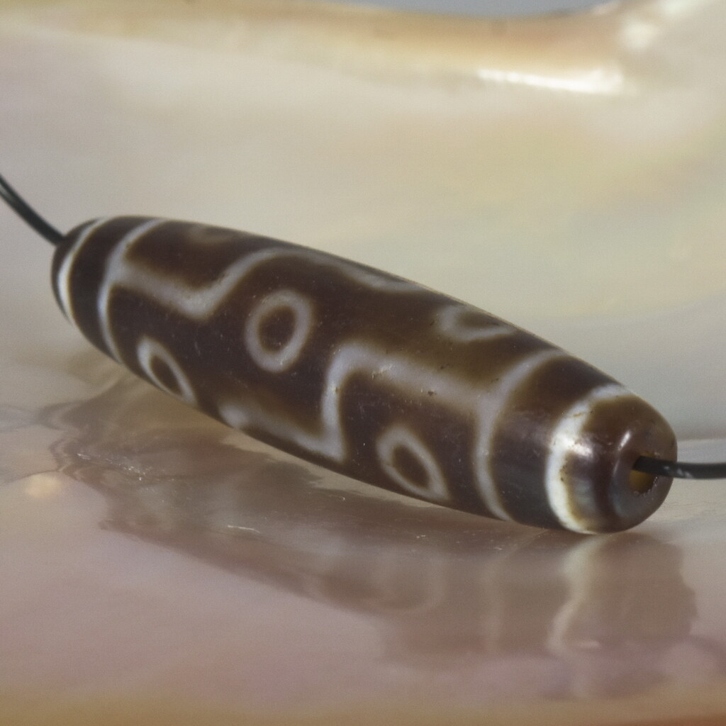 ②Dzi beads 特殊紋様　老天珠　チョンジー Genuine Chung dZi Bead New Created based on Ancient Bead Tibet