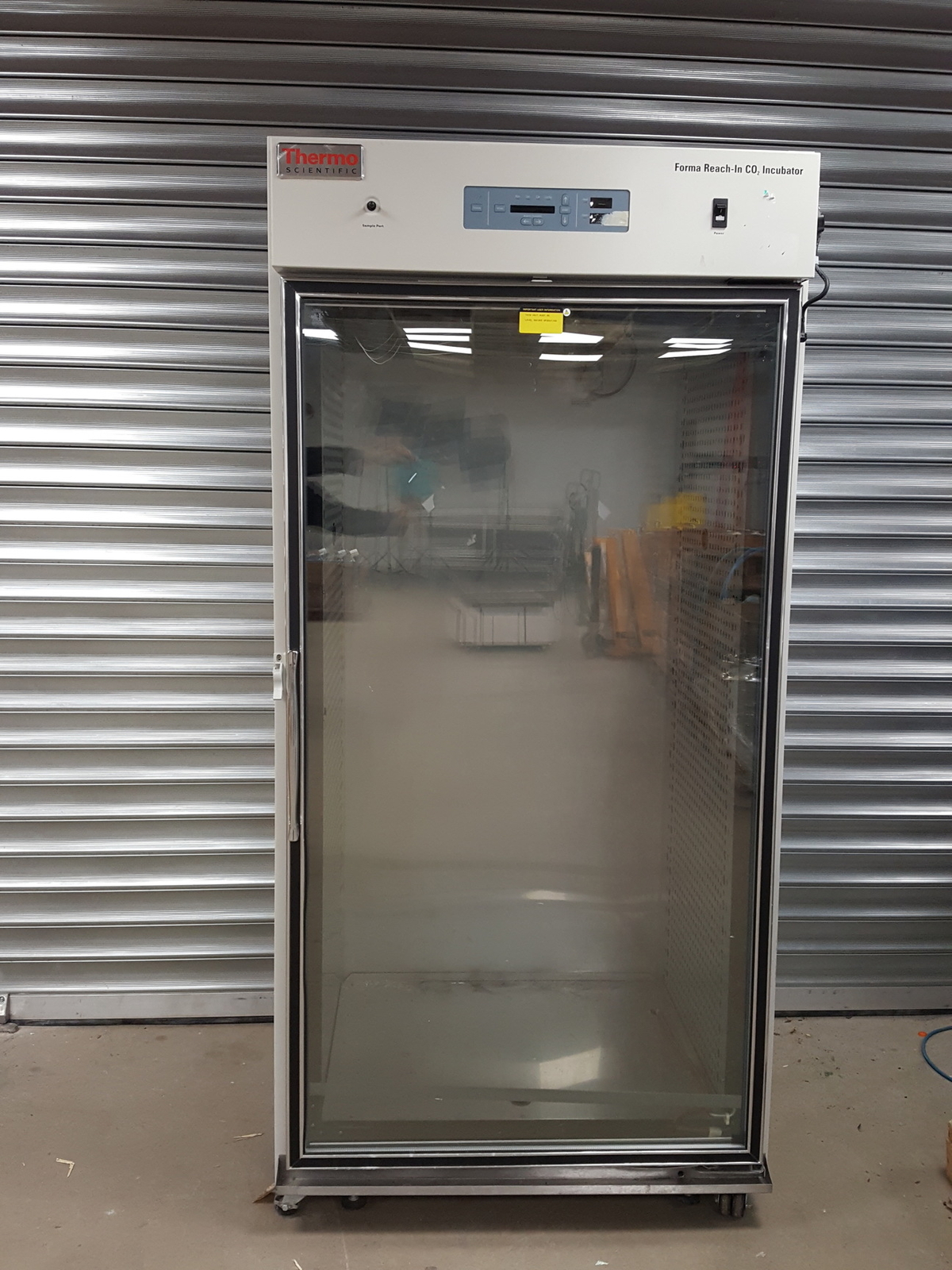 Thermo Scientific Forma ReachIn CO2 Laboratory Incubator Model 3951