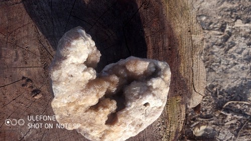 Beautiful , Geode Agatized Tan Druzy Crystal - Picture 6 of 8