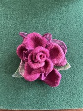 Filz Brosche Blüte, Gefilzt, Blumenmuster, burgunderrot