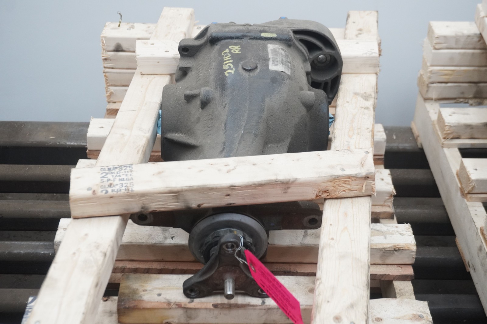 Rear Axle Differential Gear Carrier Assembly 33107574692 Rolls Royce Ghost 10-14