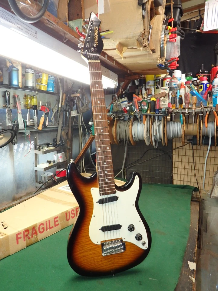 SYNSONICS PRO 系列电子吉他 6 弦 — 第 2/4 张图片