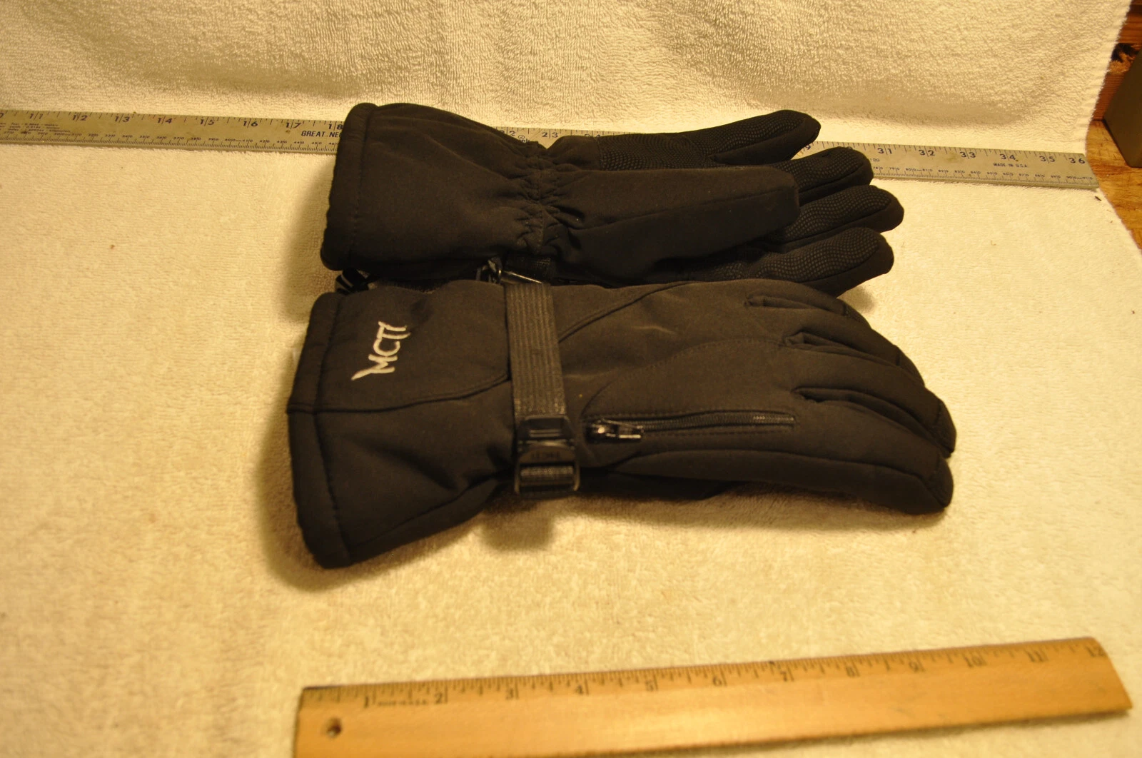 MCTI Outdoor Gloves Black Windproof Waterproof Breathable Insulated , see pictur
