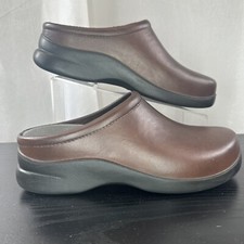 Klogs Brown Ginuwine Polyurethane Clogs Women  s 10M