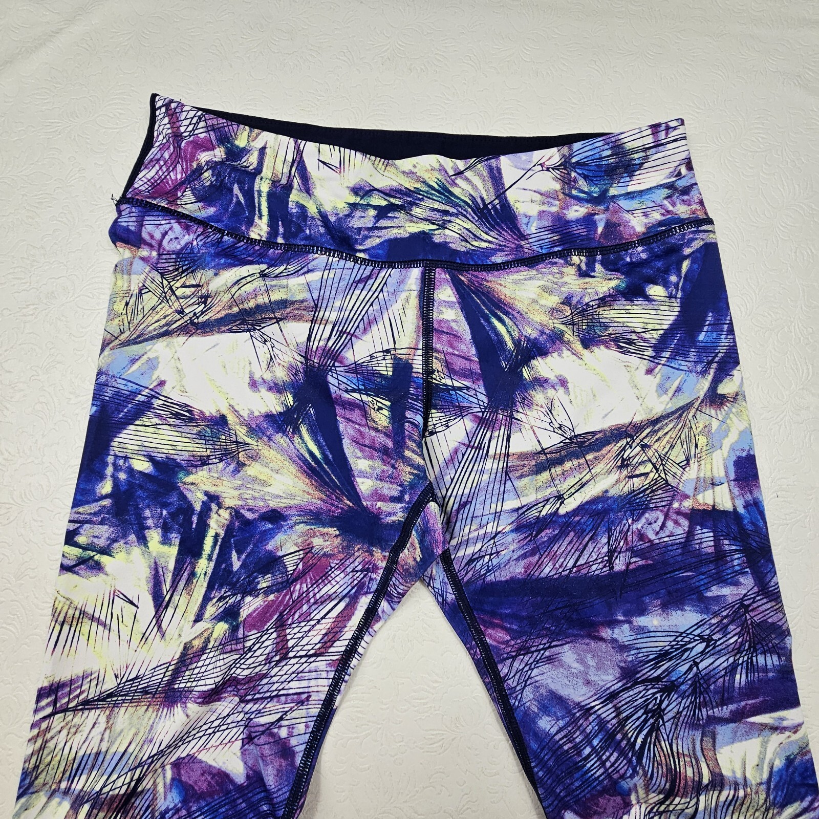 Layer 8 Performance Activewear Capri Leggings Wom… - image 4