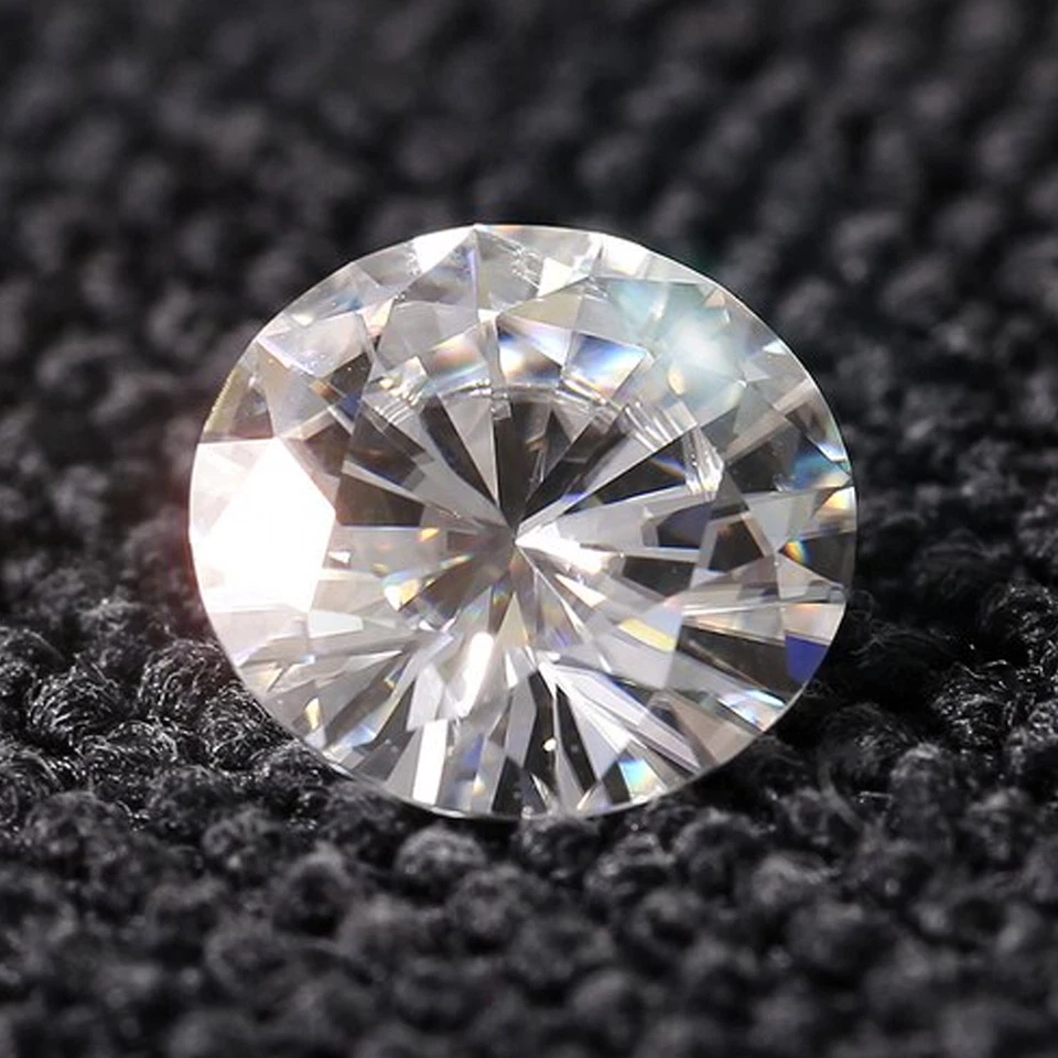 CERTIFIED MOISSANITE LOOSE STONE - ROUND CUT WHITE D COLOUR - SIZES 4 TO 11 MM - Image 3 of 4