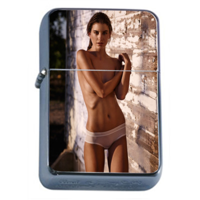 Farmers Daughter Pin Up Girls D5 Flip Top Oil Lighter Wind Resistant