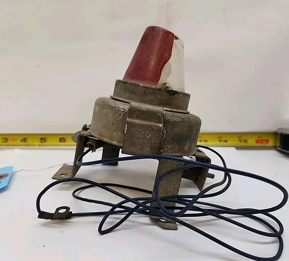 OEM GM Reel/Roll-Out Under Hood/Trunk Service Light 984946 1956-60 Pontiac(670B) - Image 2 of 4