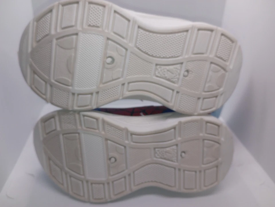 Nuevo Marvel Raro Spiderman Niños Gimnasio Zapatos/Zapatillas Niños Talla 7 Con 1 Par Calcetines Foto 4 de 4