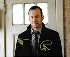 * DONNIE WAHLBERG * signed 8x10 photo * BLUE BLOODS * COA *