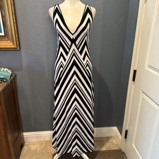 farm rio dress medium Nwt Black/white Strips Midi 