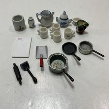 Vintage Lot of 17 Toy Dollhouse Kitchen Items largest 1  tall, smallest 1/4  t