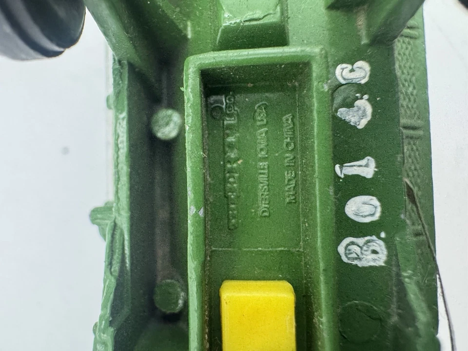 🚜  ERTL John Deere Cotton Picker Green 1/80 - Image 4 of 4