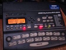 ZOOM RT-223 RhythmTrak Drum Machine Bass Synt...