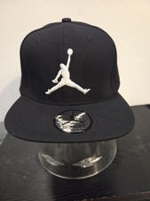 NIKE AIR JORDAN BLACK ADJUSTABLE ADULT BASEBALL HAT. NEW