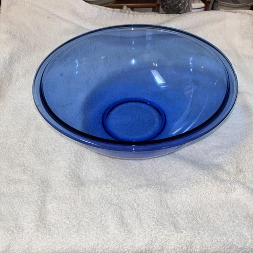 Replacement Vtg PYREX #326 mixing bowl 4 liter, Blue glass, Has Scratches. Used