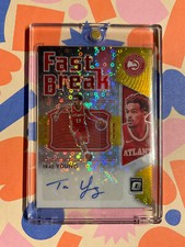 2021-22 Donruss Optic Fast Break Signatures Trae Young GOLD /10 #FB-TYG Hawks