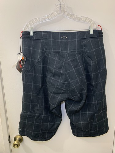 Oakley Ballistic MTB Shorts Men's Size 36 With Liner & Pad - Black Plaid - NEW - Picture 8 of 14