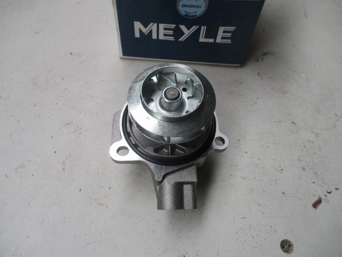 VW Golf 6 7 TDI 1.6L OEM NEW waterpump wasserpumpe