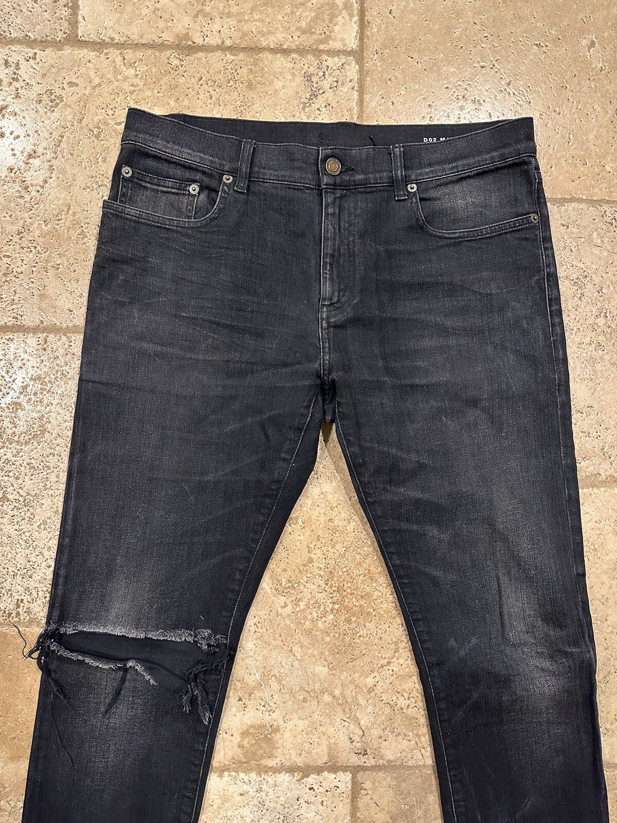 Jeans Saint Laurent Paris x Hedi nero denim spacco al ginocchio