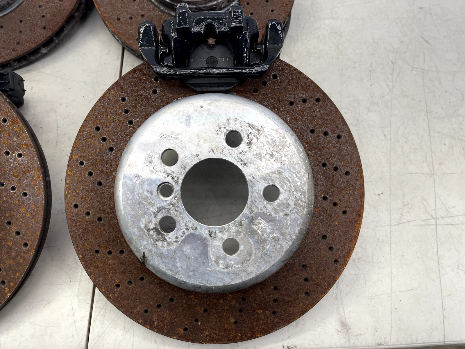 2014-2020 BMW I8 OEM BREMBO BRAKE CALIPERS ROTORS PADS COMPLETE SET