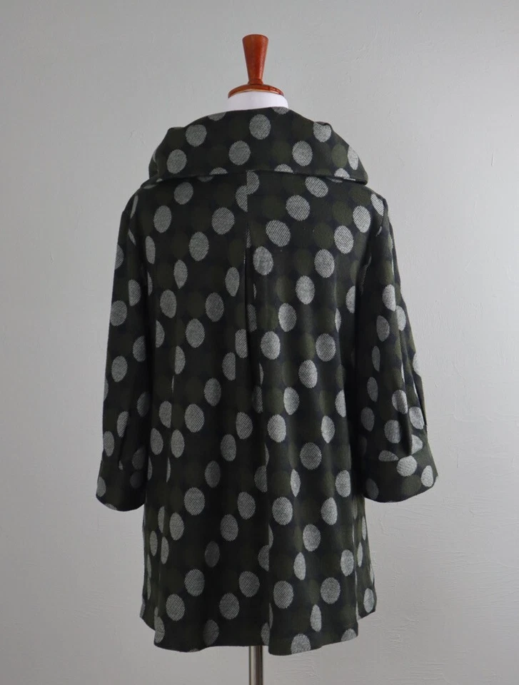 Chaqueta Top DAMEE, Inc $175 Lunares Suave Plisado Cuello Chal Talla Mediana Foto 4 de 4