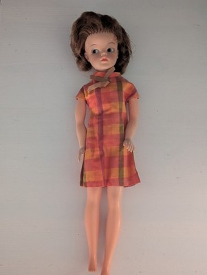 Original 1960's Sindy Doll With Outfits