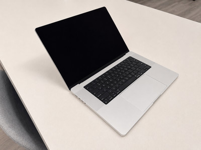 Apple MacBook Pro 16'' | M1 Max 2021 10 CPU 24 GPU | 64GB RAM 1TB SSD | Excellent