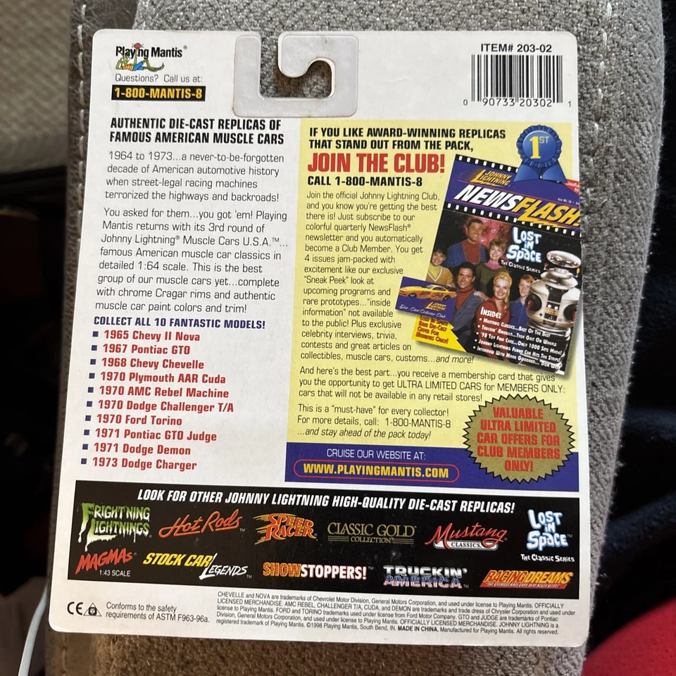 Johnny Lightning MUSCLE CARS USA 1970 DODGE CHALLENGER T/A ORANGE - Image 3 of 3