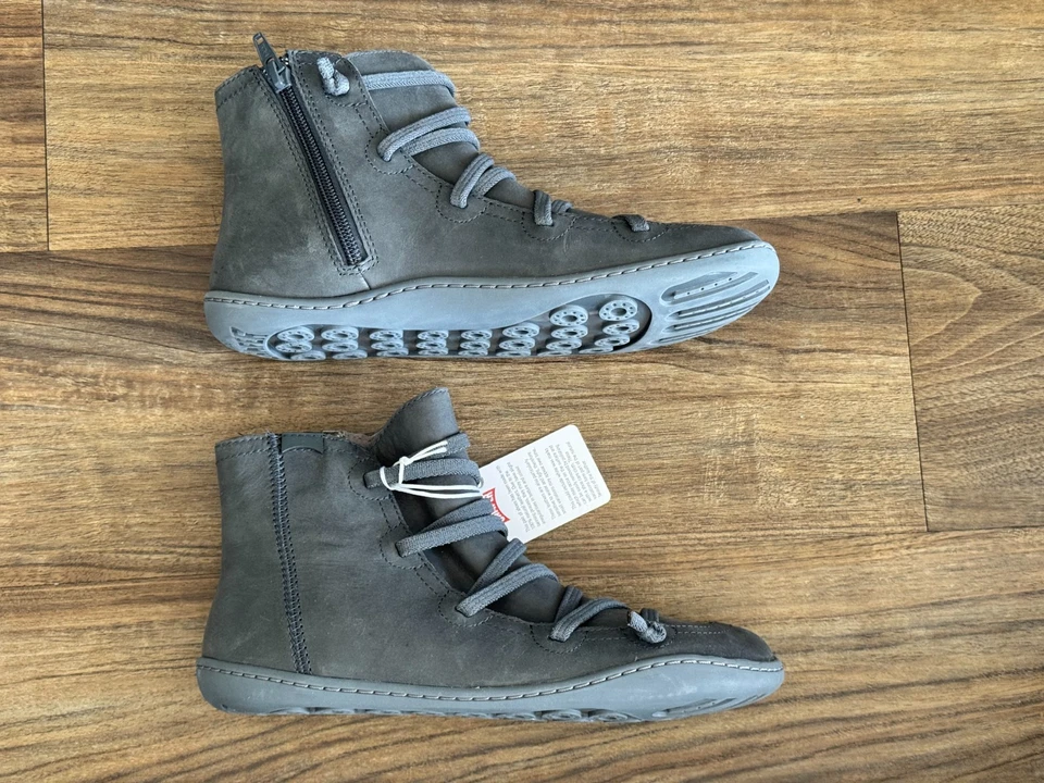 Botas Camper Peu Cami - EU 36, US 6 - Cuero Gris Parte Superior Alta - NUEVAS, SIN USAR Foto 4 de 4