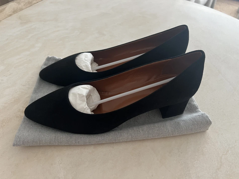 Aquatalia Pasha Black Suede Pumps Heels 1.8" Waterproof - US 8.5 (Made In Italy) - Image 4 of 4