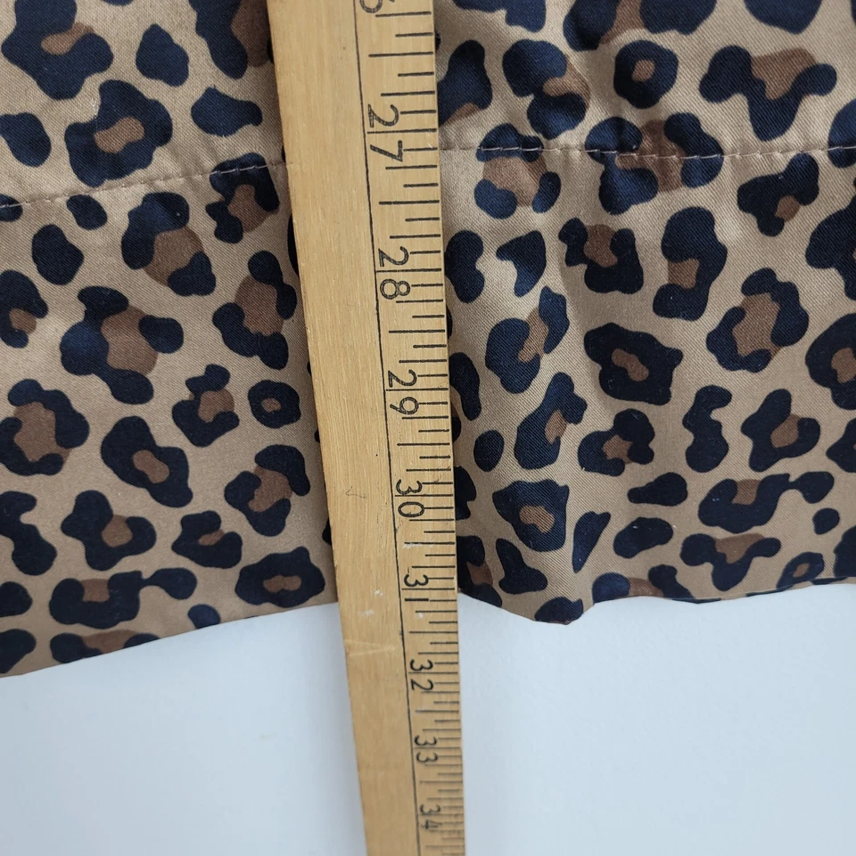 Par de fundas de almohada satinadas Mainstays estampado leopardo negro y tostado 20 x 32 pulgadas Foto 4 de 4