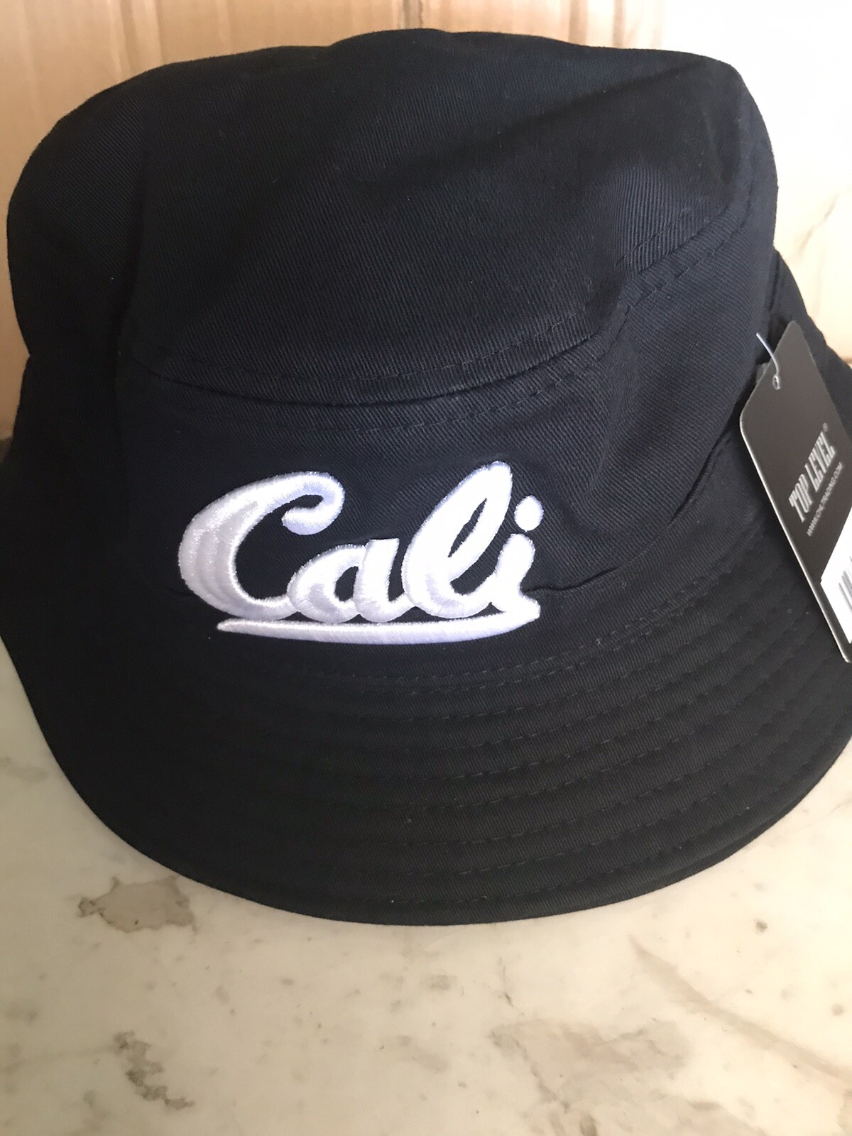 Stylish Unisex Summer Bucket Hat for Sun Protection  -image