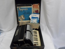 VINTAGE FRANCINI ACCORDION WITH CASE MADE IN ITALY 152/157 (7526-1) M1F