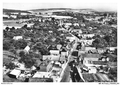BBFP8-0690-76 - By plane over SAINT-AUBIN-LE-CAUF - Main Street
