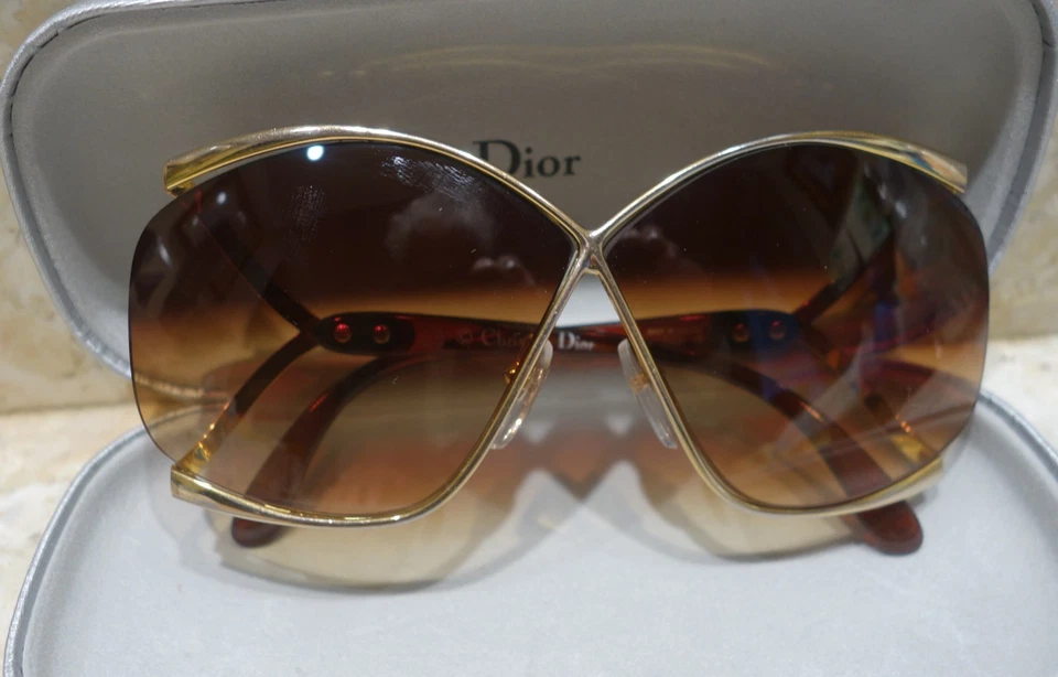 Gafas de sol Christian Dior 2056 con estuche tela Dior y lentes nuevas Foto 2 de 4