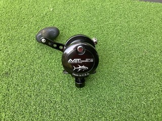 Avet SX 5.3:1 Single Speed Lever Drag Reel Right Hand BLACK