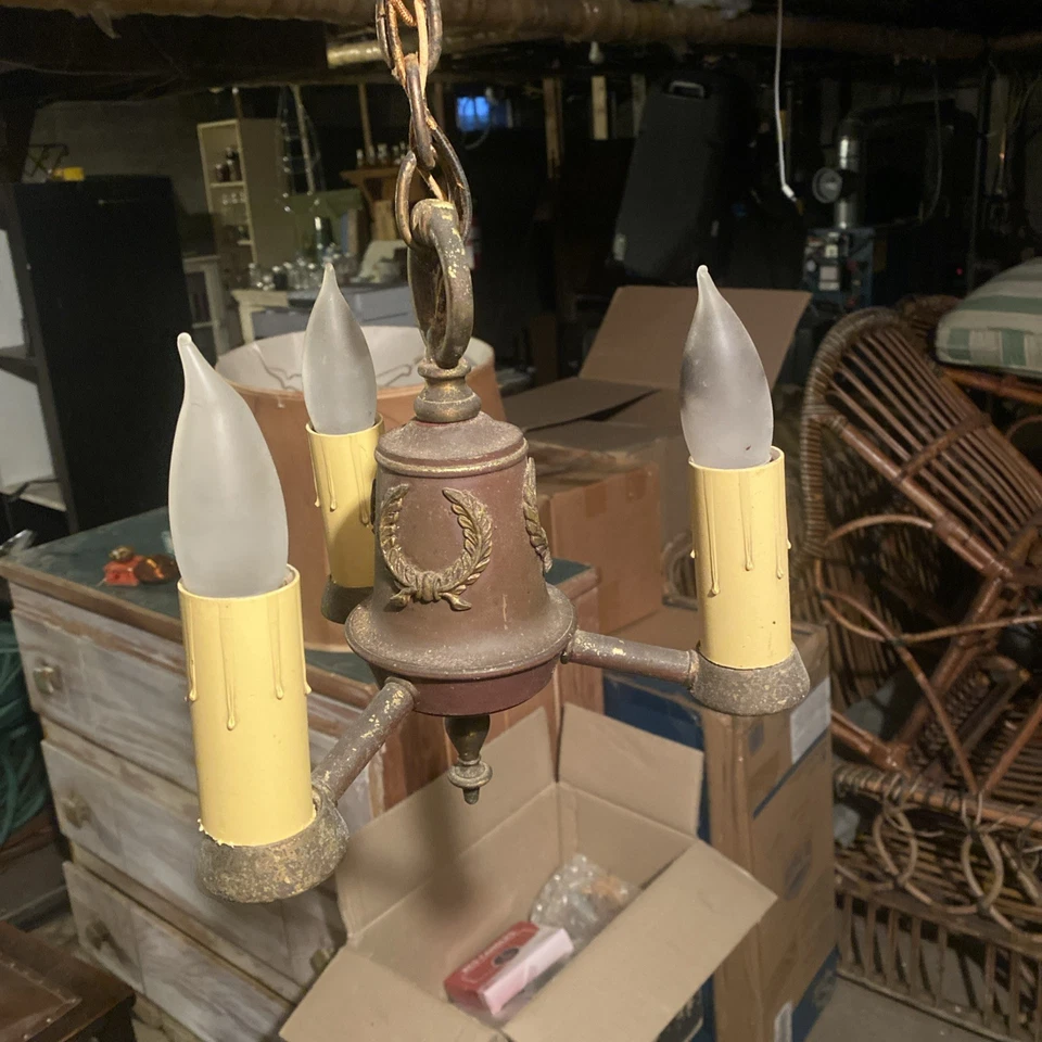 Lámpara de araña antigua de renacimiento colonial de los años 30 Foto 2 de 4