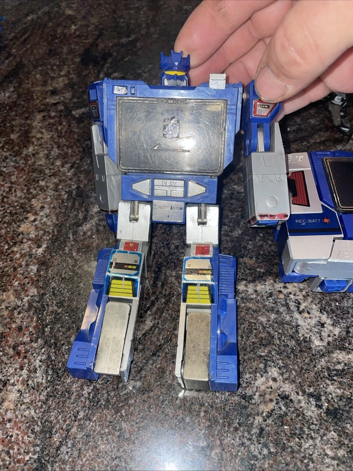 2x SOUNDWAVE 1974 1983 TAKARA HASBRO VINTAGE G1 TRANSFORMERS Cassette Dog Foto 4 de 4