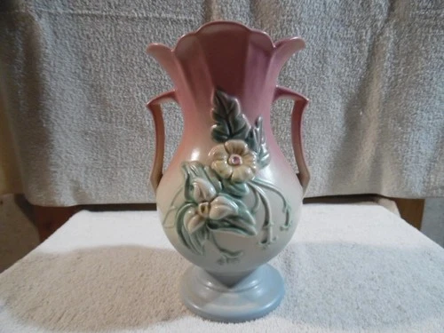 Vintage Hull Art Pottery W-13-9 1/2" Wildflower Vase